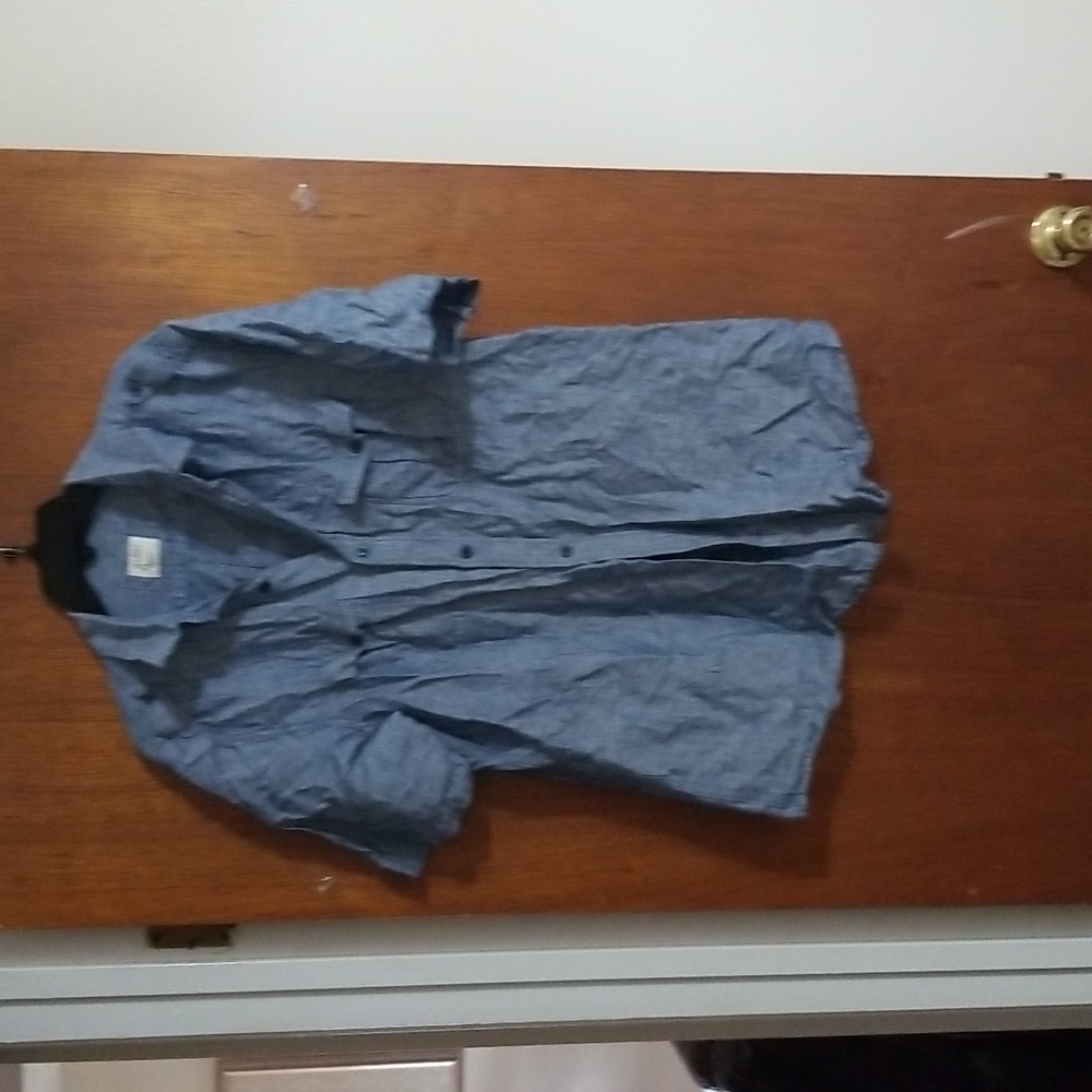 Old Navy blue shirt